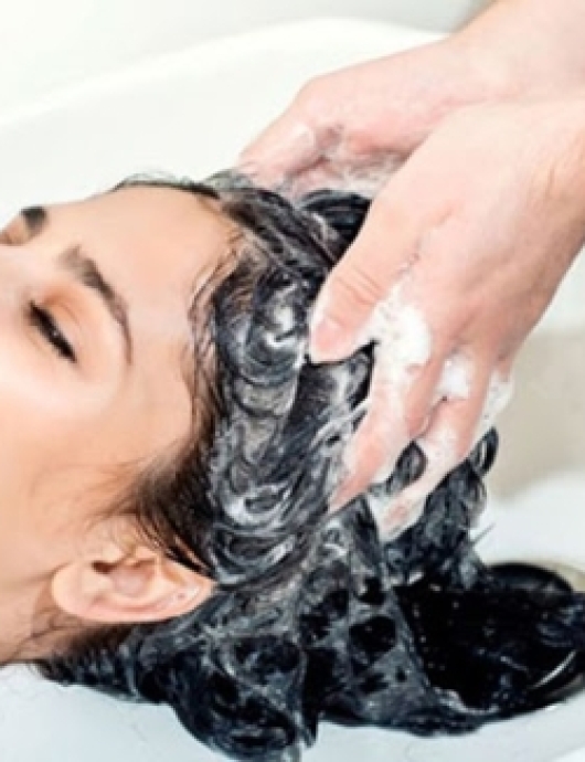 Dầu gội và massage mặt
