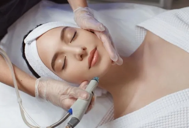 5 Cách Bảo Vệ Làn Da Khi Làm Việc Trong Phòng Điều Hòa Liên Tục