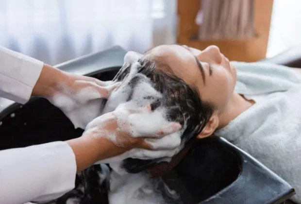 Gội Đầu Dưỡng Sinh Là Gì? Lợi Ích Mà Ai Cũng Nên Thử Một Lần